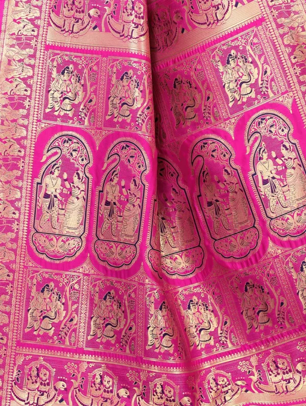 saari-5-B Ethnic Motifs Woven Saree With Blouse